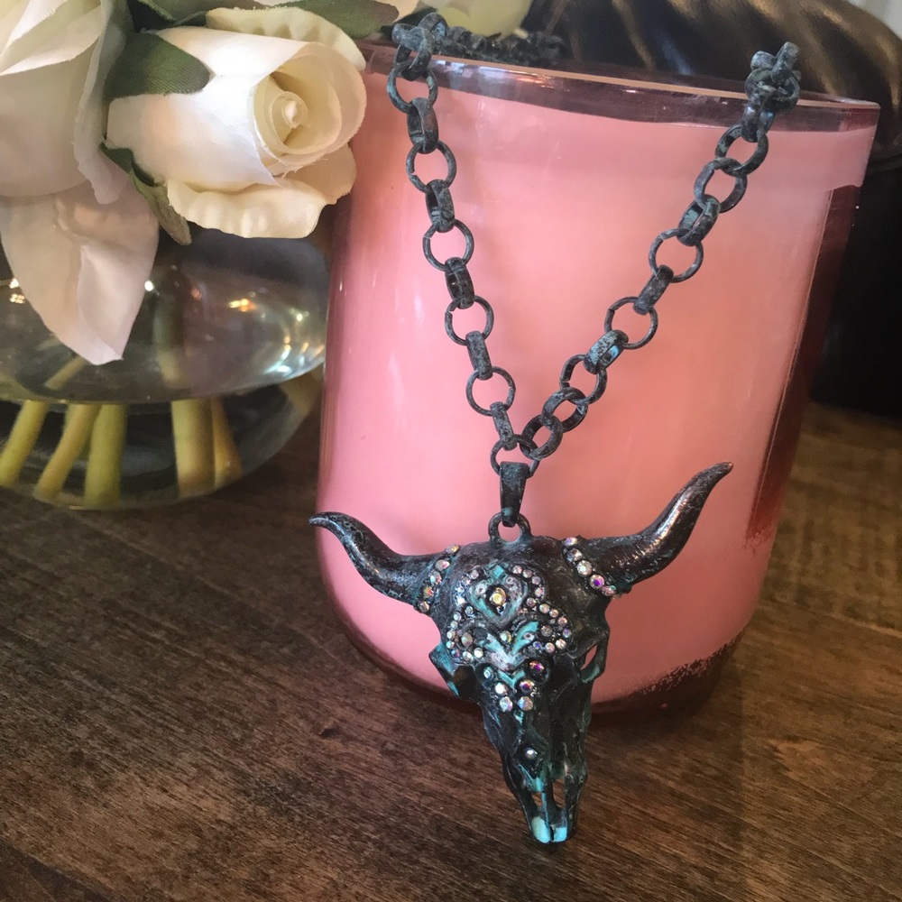 Gorgeous Metal Cow Skull Necklace😍